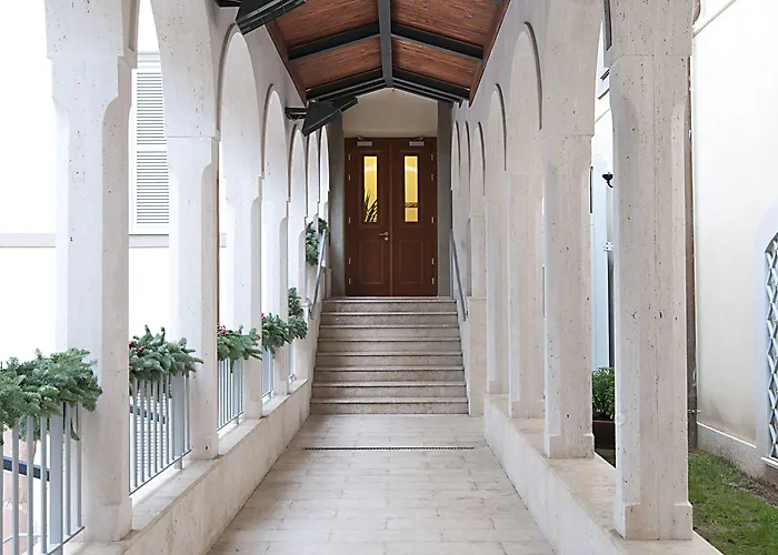 Domus Australia 4* Roma